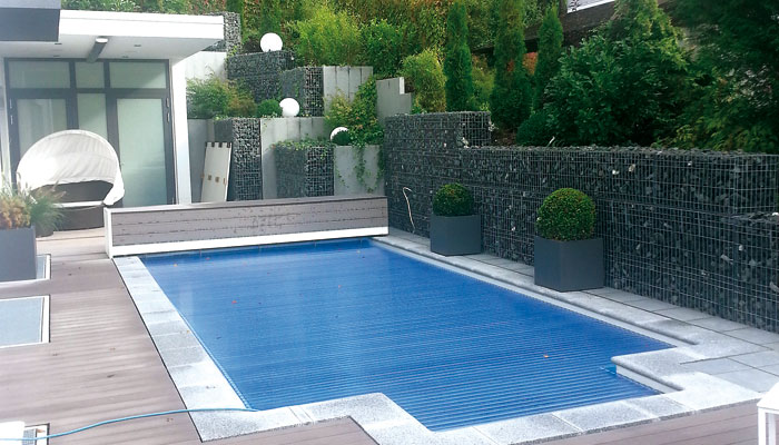 Terrassenanlage mit Pool